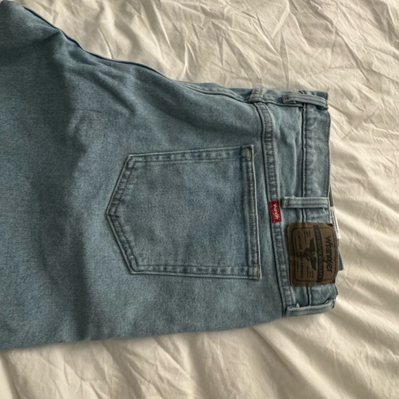 Brand New Wrangler 44/30 Jeans - Picture 3 of 3